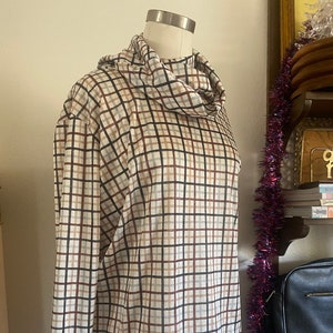 Vintage 70er Jahre Grid Print Neutralfarbene Rollkragen Langarmbluse; 70er Jahre Leichter Mockneck Neuheit Herbst Rollkragen M L