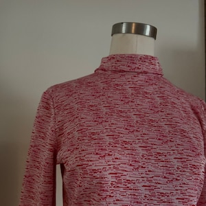 Vintage 60s Stretch Knit Space Dye Long Sleeve Top with Turtleneck ; 70s Retro Psychedelic Red &  Hot Pink Geometric Long Sleeve Blouse M/L
