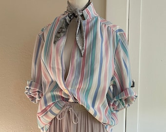 Vintage 80s Stretch Knit Striped Top Short Sleeve with Mockneck Collar ; 70s Retro Pastel Striped 3/4 Sleeve Polyester Blouse/Blazer L