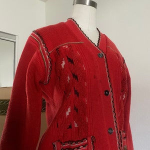 Vintage 70s Bohemian Striped and Abstract Cardigan; 50s Vandna Sportswear Fall Heavy Knit Red and Brown Scalloped Novelty Sweater M