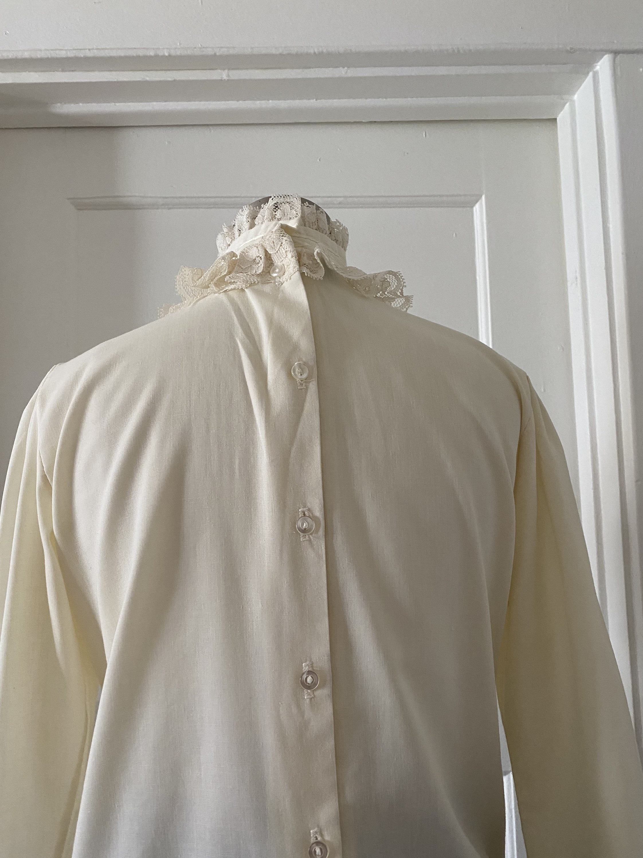 EDIT.FOR LULU - Vennparm frill sleeve blouse［cream］ Cream Long Sleeve Ruffle Blouse – J.Forks Designs