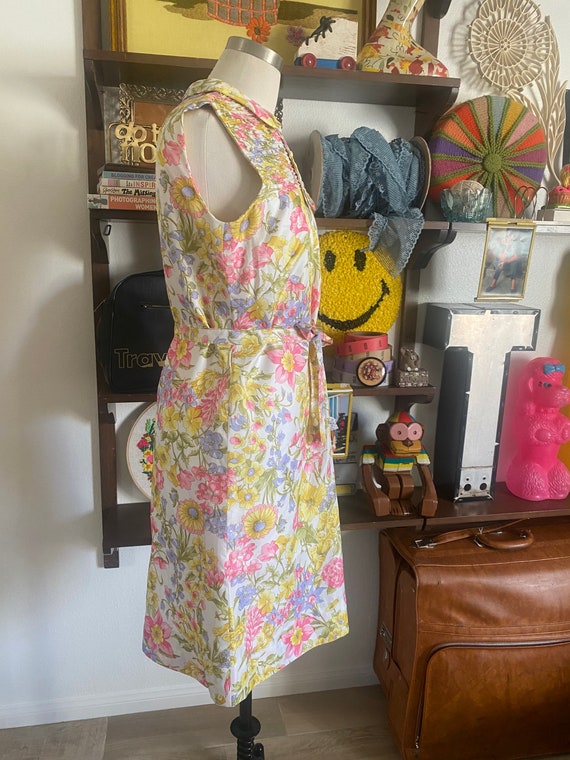 Vintage 60s Mod Mini Tank Dress in Feminine Flora… - image 4