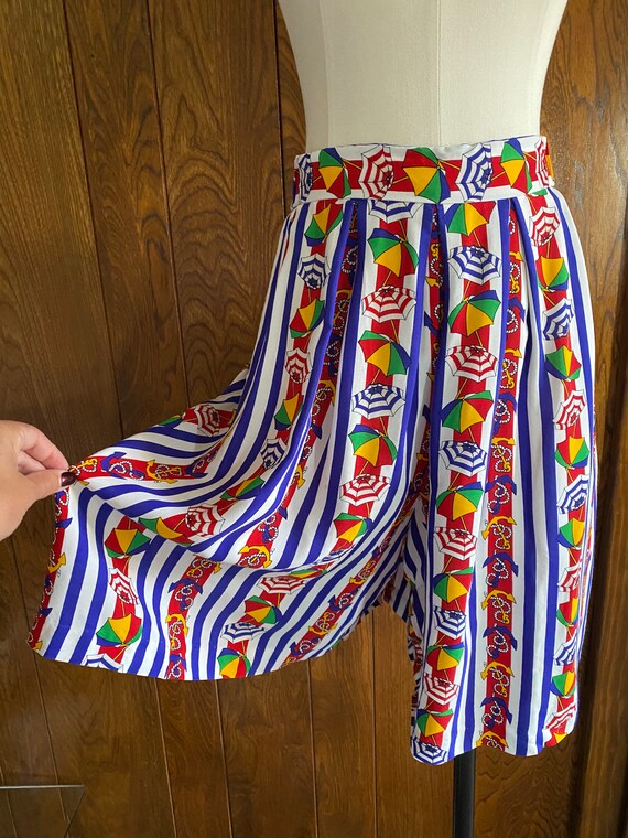 Vintage 60s Pleated Shorts with Umbrella Novelty … - image 4