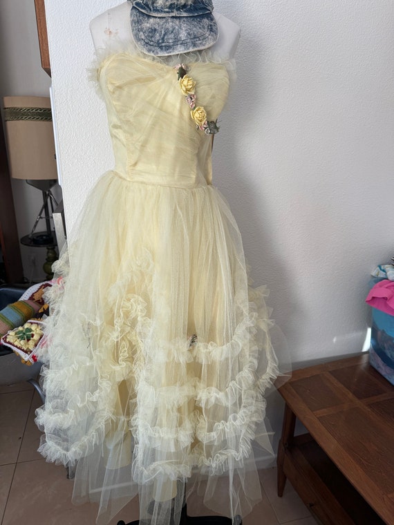 Vintage 50s Tulle Cupcake Butter Yellow Floral De… - image 2