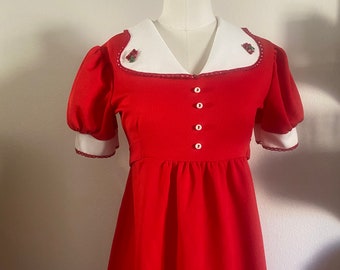 Vintage 60s Sweet Mod Maxi Dress in red & White with Lace Bib Trim; 60s Spring Plaid Picnic Print Cotton Dress, 70s Peter Pan Collar Dress M