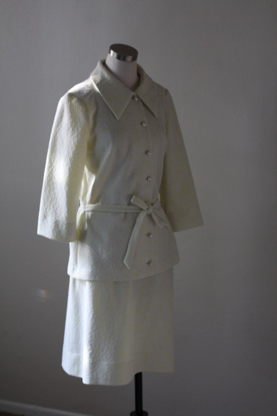 Vintage 60s Daisy Mod Leisure Suit; Pale Yellow a… - image 8