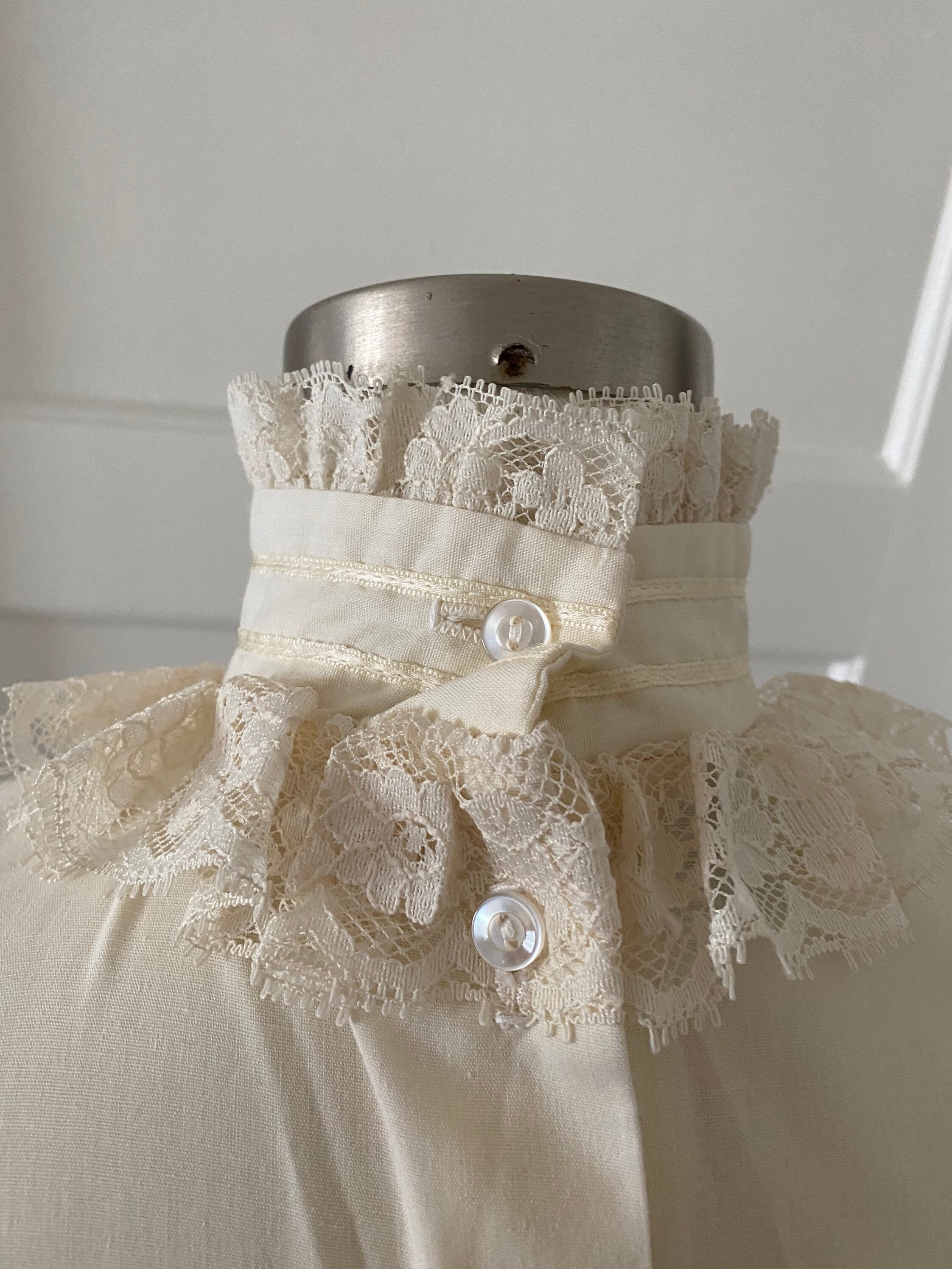 EDIT.FOR LULU - Vennparm frill sleeve blouse［cream］ Cream Long Sleeve Ruffle Blouse – J.Forks Designs