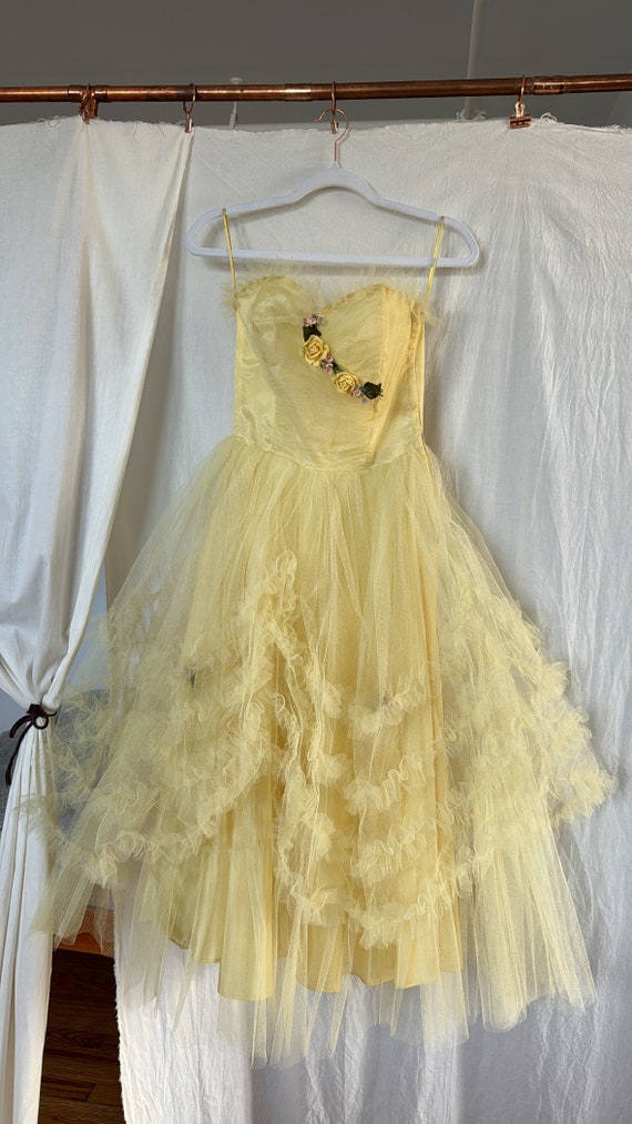 Vintage 50s Tulle Cupcake Butter Yellow Floral De… - image 9