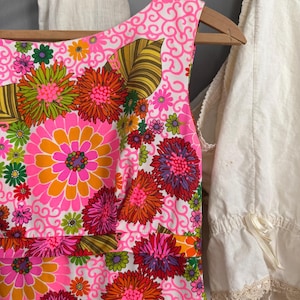 Vintage 60s Mod Daisy Day Glo Psychadelic Maxi Dress with Flower Power Floral; 60s Neon Bold Floral Maxi Scooped Collar Empire Waist S