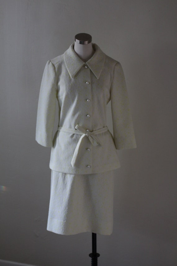 Vintage 60s Daisy Mod Leisure Suit; Pale Yellow a… - image 6