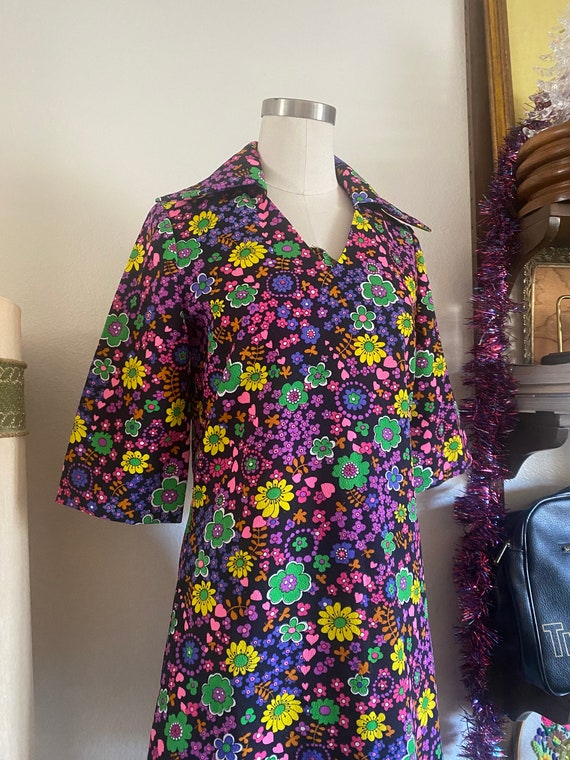 Vintage 60s Psychedelic Day Glo Daisy and Novelty… - image 1