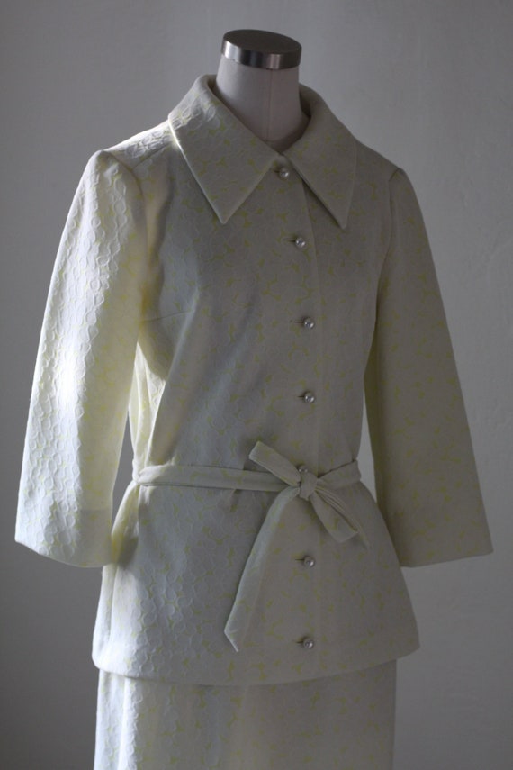 Vintage 60s Daisy Mod Leisure Suit; Pale Yellow a… - image 3