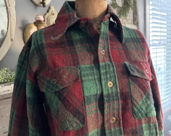 Vintage 60s DEADSTOCK Fall Winter Buffalo Plaid Wool Lumberjack Button Down; 70s  Holiday Christmas Wool Red Green Plaid Jacket M