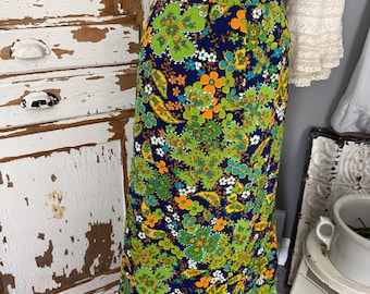 Vintage 70s Retro Bohemian Folk Skirt with Daisy Print; 70s Prairie Skirt Patchwork Print; 70s Barkcloth Feminine Daisy Maxi Skirt M L
