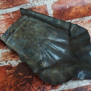 Metalen open haardschop/Asverwijderaar/Vintage haarddecoratie/Rustieke houtasschop/Gebogen met deuken/Decor hangende open haard/Grijs metaal/houtkachel