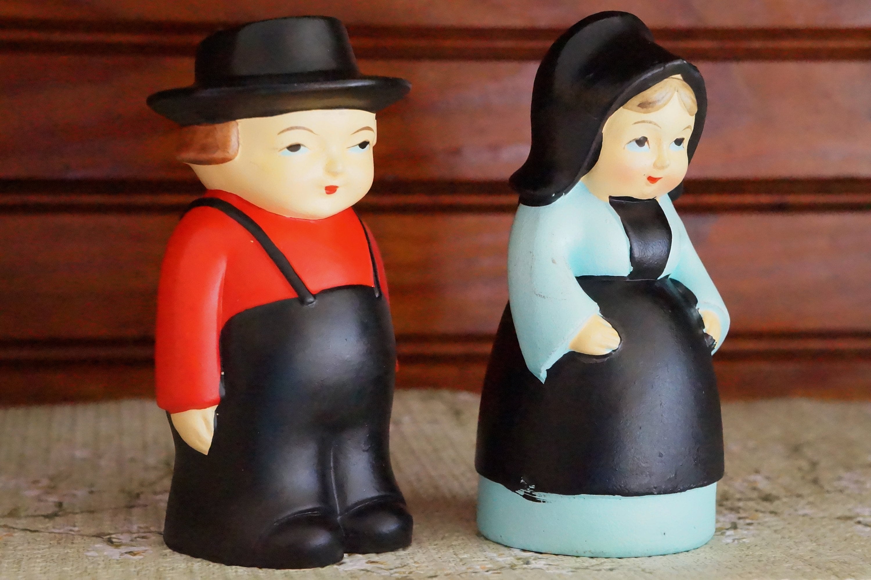 Amish Couple Salt & Pepper Shakers/amish Figurines/dutch Etsy