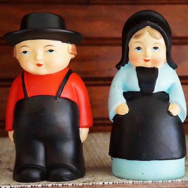 Amish Couple Salt & Pepper Shakers/Amish Figurines/Dutch Pennsylvania/Brinn's/Japan/Vintage Farm Shakers/Kitchen Farm Decor/Farmer Couple