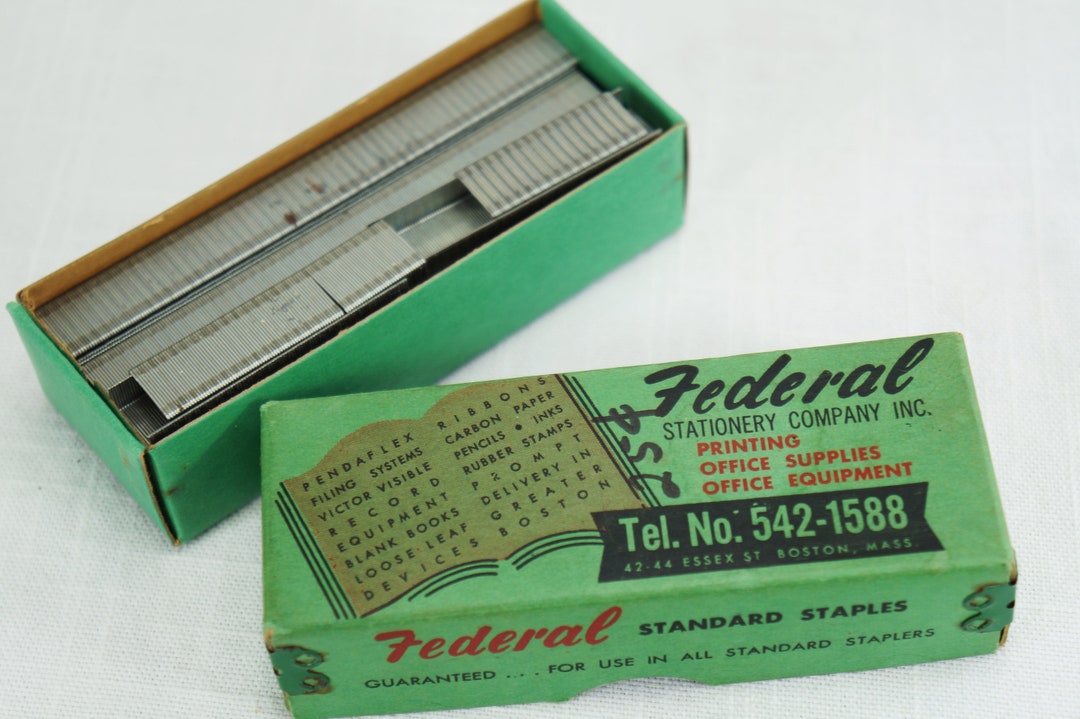 Old Vintage Office Staple Box With Staples/federal Staples/federal