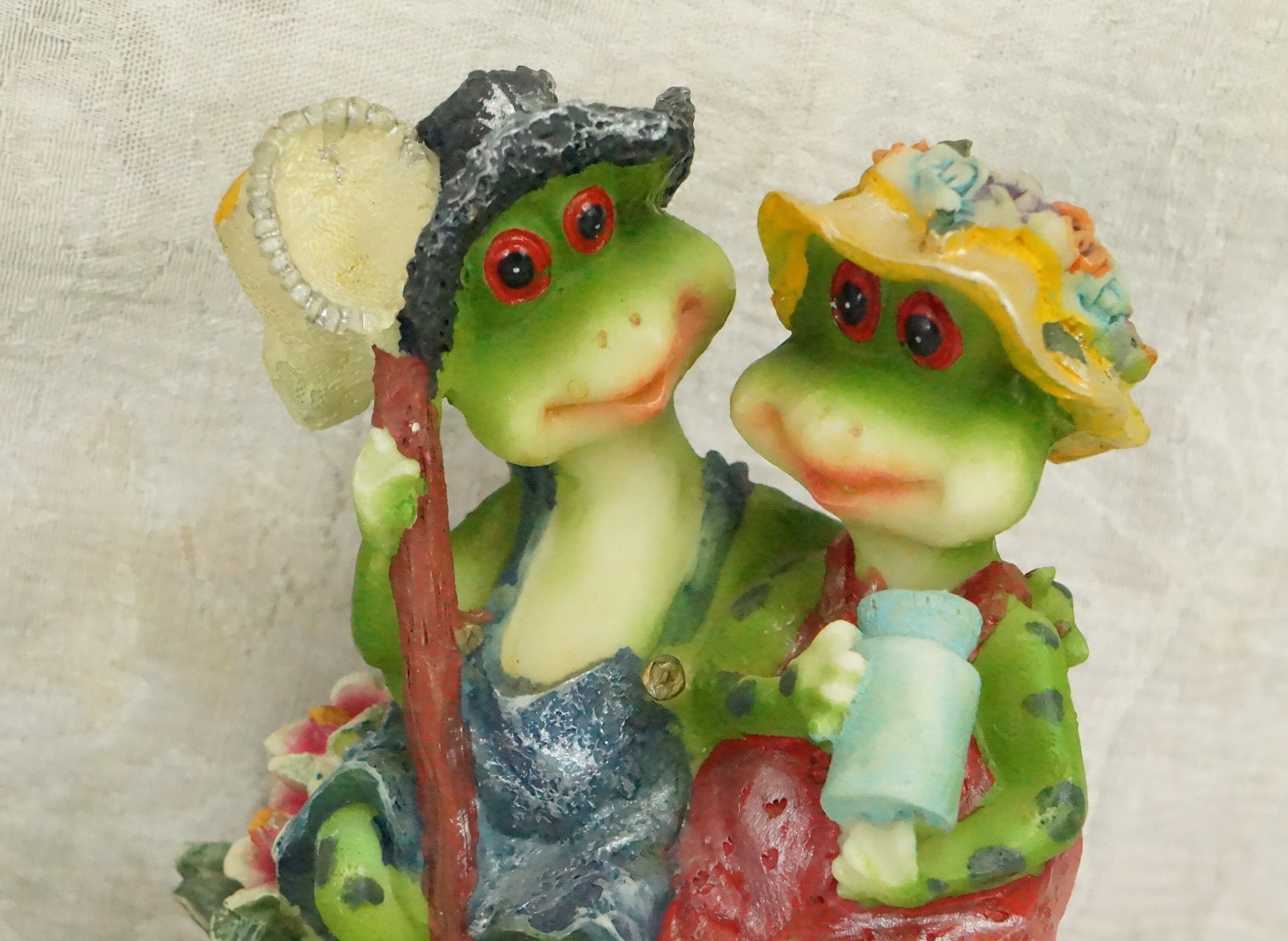 Mr  mrs frog figurinefrog couplemid sizedvintage  etsy Mr  mrs frog figurinefrog couplemid sizedvintage  etsy