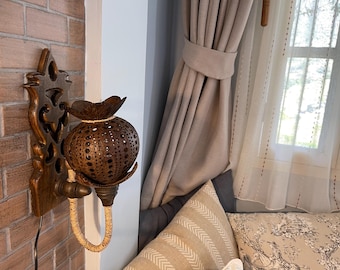 Lampa ścienna wykonana z łupin kokosa Lampa do sypialni Światło kokosowe Drewniane ogrodowe Ręcznie robione