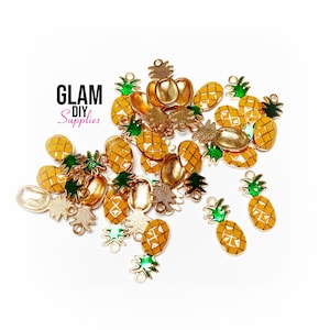 Pineapple Charms - Set of 5 - Size 17mm - Yellow Green Pineapple Fruit Charm, Summer Birthday Charms, Small Bracelet Charms, Spongebob Theme