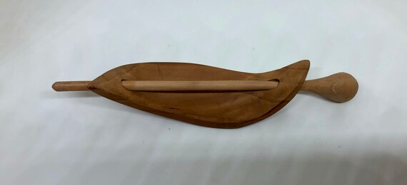 Hand-carved wood leaf stick ponytail holder clip … - image 2