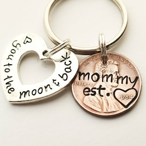 Personalized Mom Gift for Birthday, Christmas, Valentine&#39;s Day, or Mother&#39;s Day, Custom Penny Keychain Stamped Your Text, Love you Moon Back
