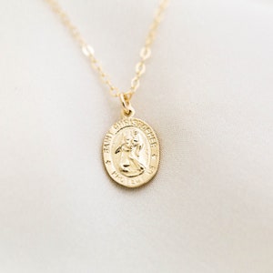 Gold Saint Christopher Necklace / Dainty Protection Necklace / Gold Medallion Necklace / Traveling Saint Necklace / Traveler's Necklace