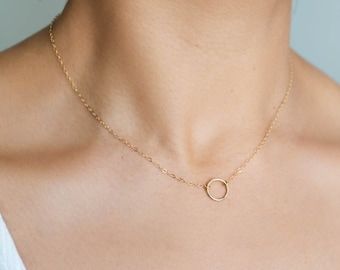 Zierliche Gold Kreis Halskette / Einfache Eternity Halskette / Gold Karma Halskette / Offener Kreis Halskette / Brautjungfer Halskette / Geschenk für Sie