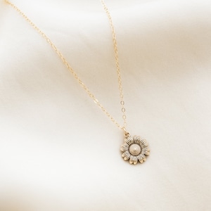 Dainty Sunflower Necklace / Gold Sunflower Necklace / Silver Flower Layering Necklace / Gold Filled Bridesmaid Necklace / Gift for Her