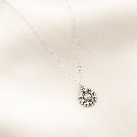 Dainty sunflower necklace best sale