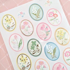 Roze parelmoer pastelkleurige bloemenstickers | Elegant glanzend goudfolie | Stickervel |  Gemaakt in Japan
