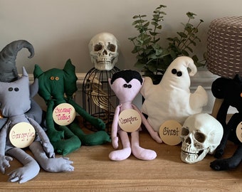 Décoration de monstres d'Halloween : peluche gothique en lambeaux faite main pour les fêtes