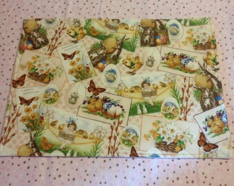 Set of 4 Reversible Easter Placemats with a Vintage Design and Light Pink Backs