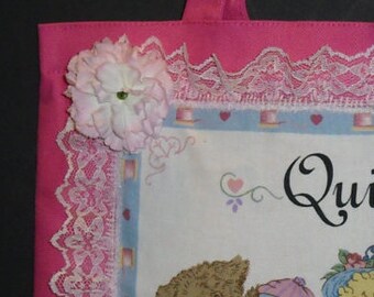 Canvas Tote w/Quilt Motif &quot;Quilts are so comforting&quot;
