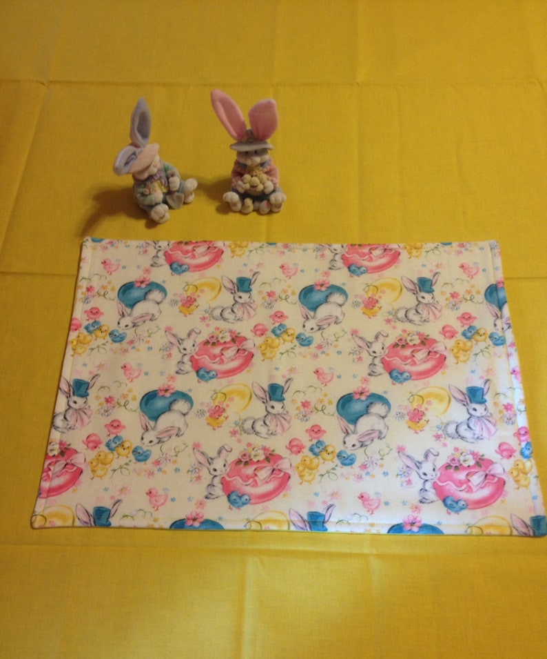 Set of 6 Reversible Easter Pastel Easter Bunny /& Eggs Placemats with Yellow Backs