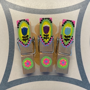 Set of 3 handpainted, snack, chip, bag, food, clip, photo, display, holder, note, refrigerator, colorful, flowers, multicolored clamp