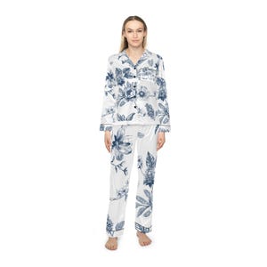 Blue Floral Satin Pajamas for Women, Elegant Sleepwear Set, Luxury PJ Set, Soft Lounge Pajamas, Floral Pajama Set, Women&#39;s Nightwear