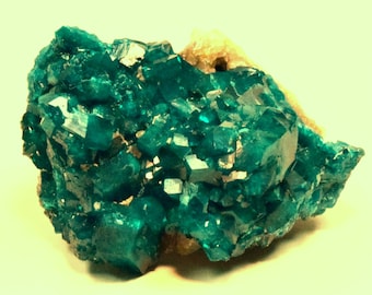 Vintage DIOPTASE Kazakhstan Mineral Specimen Green Crystals MIN1