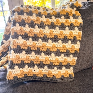 Crochet Baby Blanket Pattern- 3 Color Crochet Blanket- Striped Crochet Blanket - Bobble Stitch Crochet Blanket
