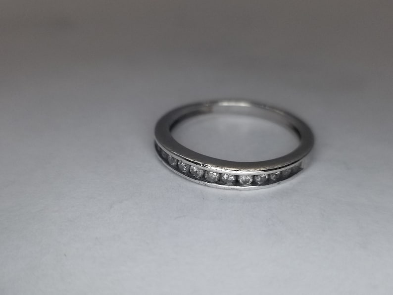 vintage jewelry US size 7 sterling silver jewelry Gorgeous sterling silver stack-able ring with a diamond accent