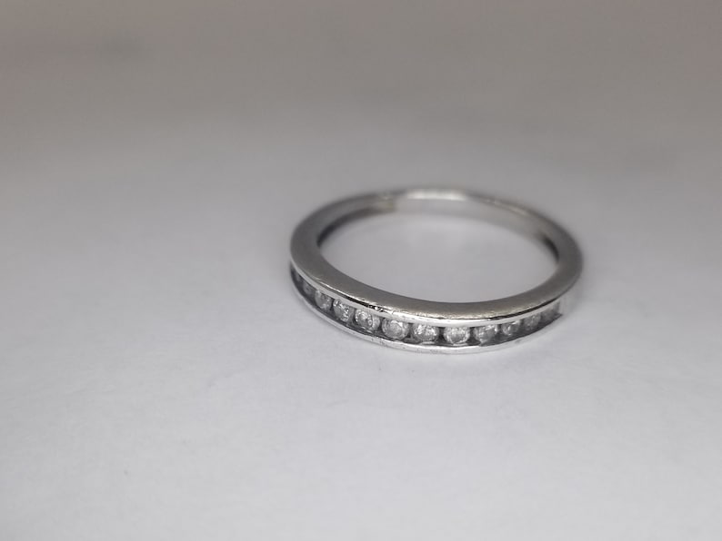 vintage jewelry US size 7 sterling silver jewelry Gorgeous sterling silver stack-able ring with a diamond accent