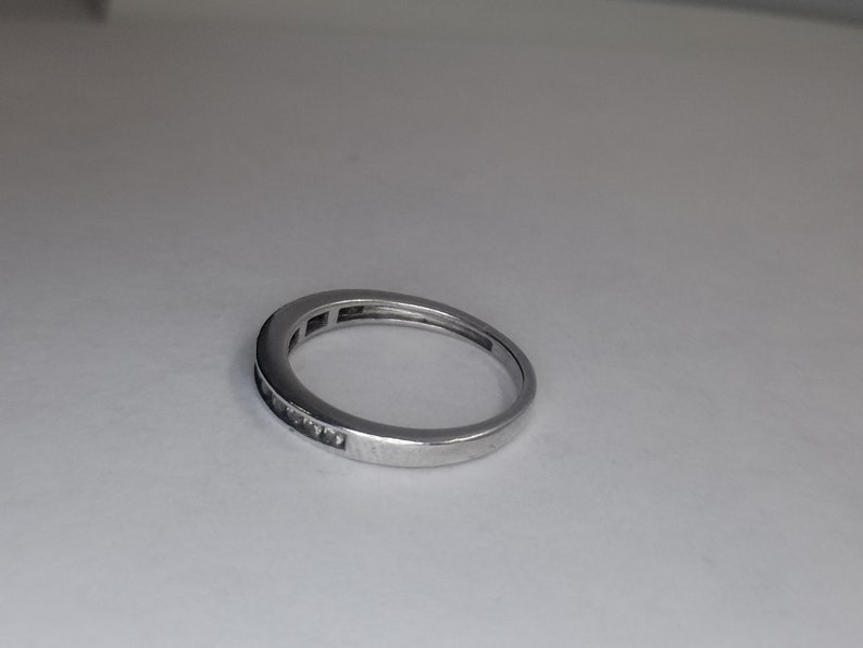 vintage jewelry US size 7 sterling silver jewelry Gorgeous sterling silver stack-able ring with a diamond accent