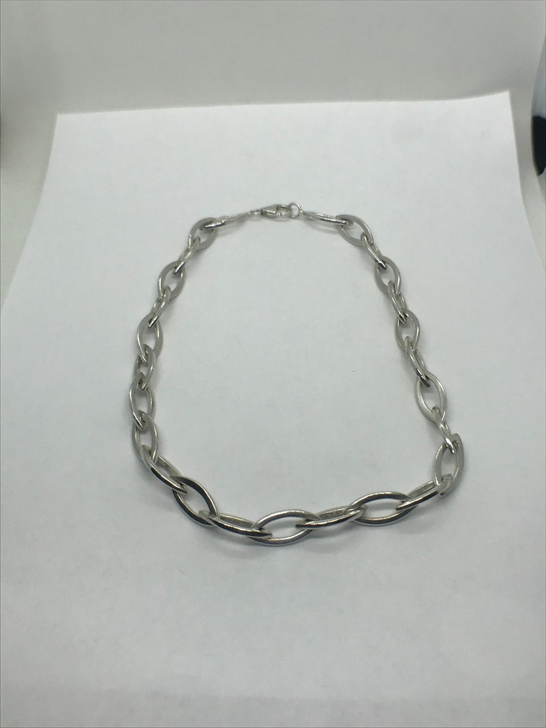 Stylish chain link necklace with unique link shape