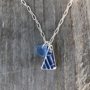 Collier bleu bleuet en verre de mer véritable et poterie de plage en argent sterling