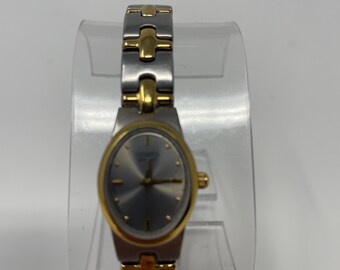 Vintage Citizen Ladies Watch: Two-tone Oval Quartz, 7  display picture 3