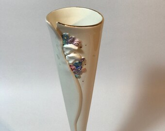 Vase en porcelaine fait face à des détails complexes Théâtre