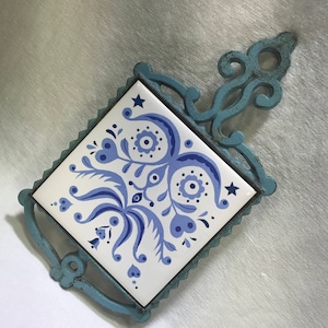 Retro Tile in Cast Iron Casing