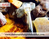 1ml of Exquisite Amber Resin, infused in a creamy base of 18 years matured Mysore Sandalwood, Equally aged Aloeswood, Ambergris and Spice.