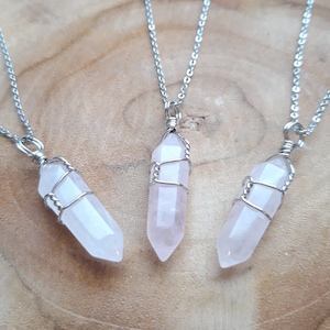 Rozenkwarts punt ketting, draad gewikkeld kristal, roze kristal ketting, rozenkwarts hanger, roze edelsteen hanger, oktober birthstone.